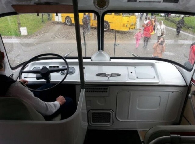 Восстановление старого автобуса Ikarus 55 Lux