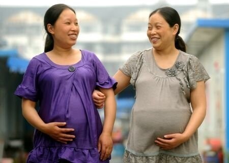 Их нравы: сотрудницам китайского банка запретили беременеть без разрешения