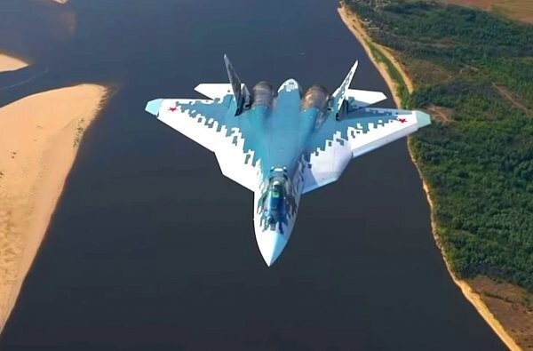 Невероятный маневр Су-57 показали на видео