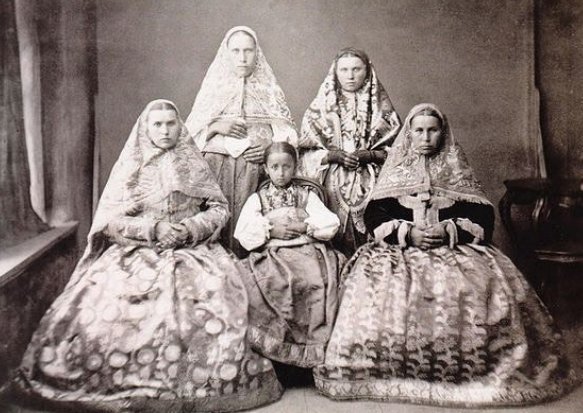 18. Крестьянки из Нижегородской губернии, 1860-e