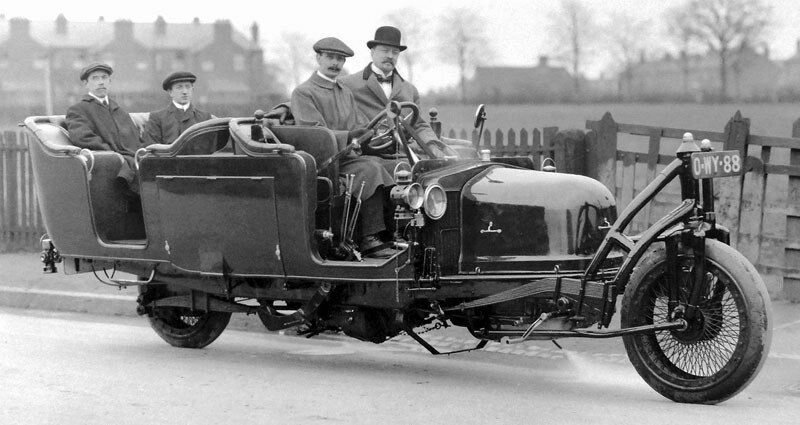 9. Двухколесный авто на улице Лондона, 1914 год