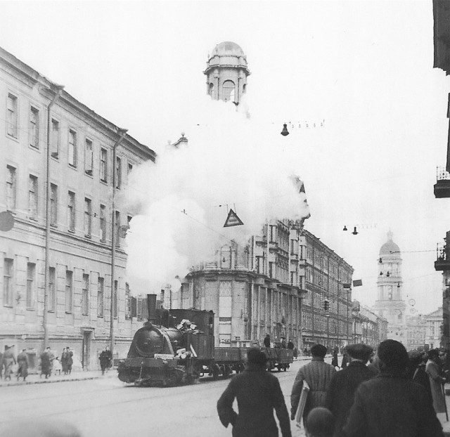 К линии фронта на паровом трамвае через блокадный Ленинград 
