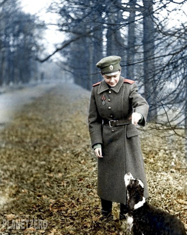 Цесаревич Алексей с собакой по кличке Джой 
