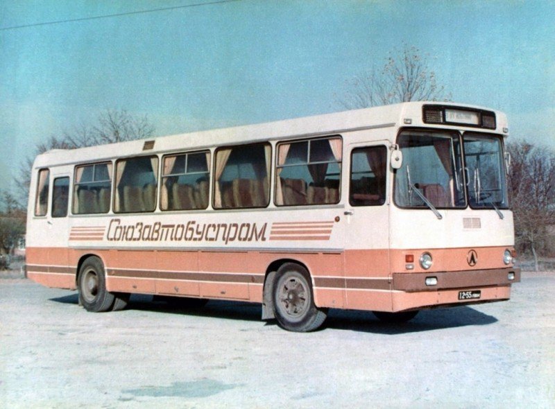 ЛАЗ-5257 - опытный междугородный автобус большого класса, построенный в 1983 году на Львовском автобусном заводе