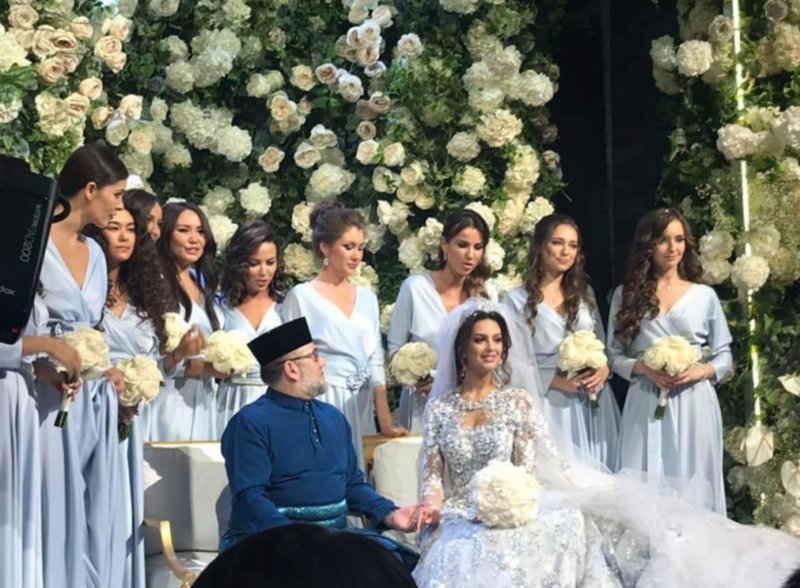 Король Малайзии женился на победительнице конкурса "Мисс Москва"