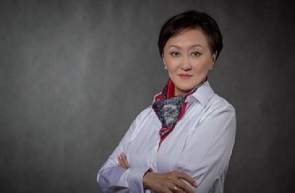 «Мэр здорового человека» уволила якутского чиновника за банкеты на миллион