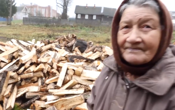 Три тысячи россиян скинулись и купили квартиру замерзающей пенсионерке