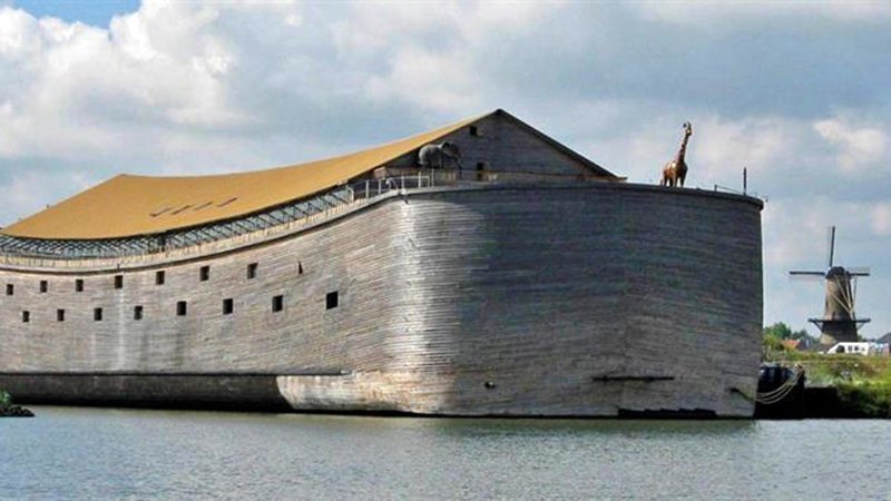 Нидерландский плотник, создавший шесть лет назад точную копию Ноева ковчега в натуральную величину, теперь хочет плыть до самого Израиля