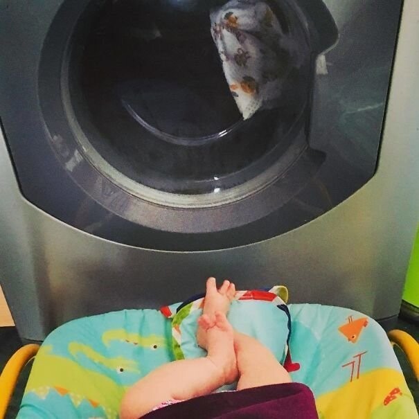 Нужно время для себя? Посадите ребенка перед стиральной машиной - там столько всего интересного!