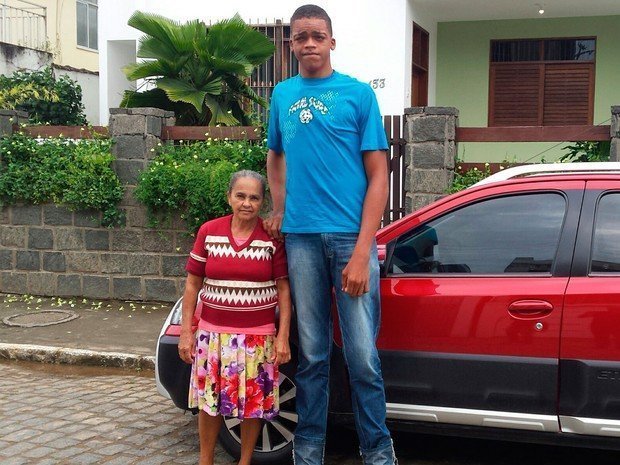 Родриго Сантос-Мотта: 19-летний гигант из Бразилии