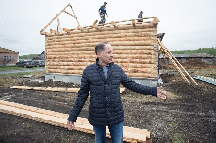 Бизнесмен из Питера строит жилье в родной деревне для односельчан