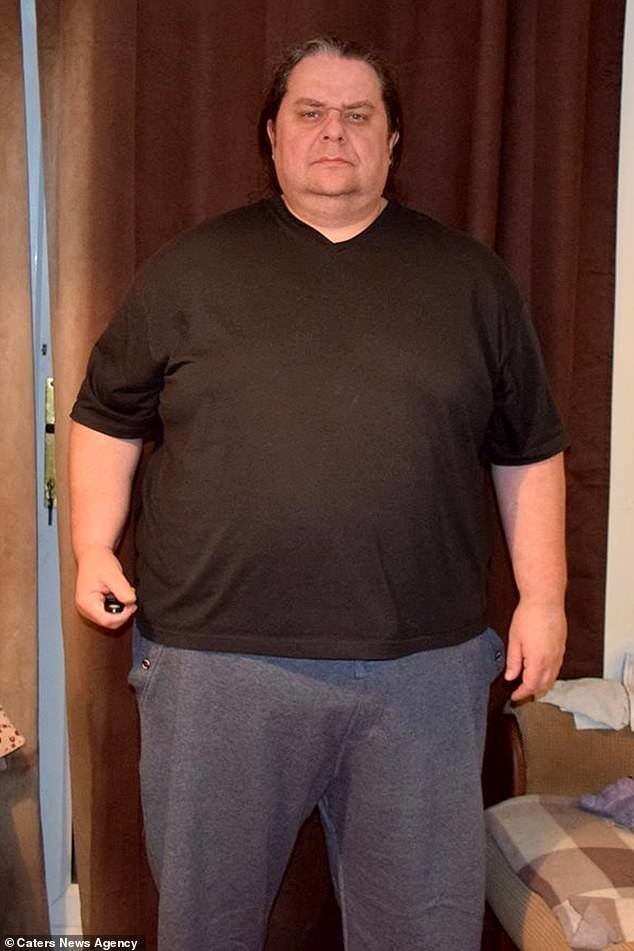 "Я был отшельником": мужчина похудел на 100 кг и хочет любви