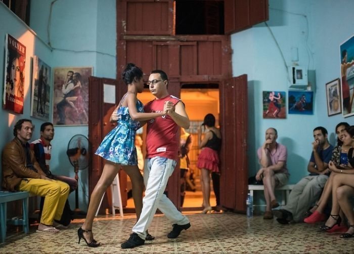 Урок танцев на Кубе