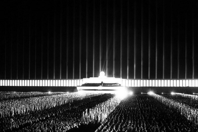 Нацистское ралли в «Соборе света». 1930-е годы