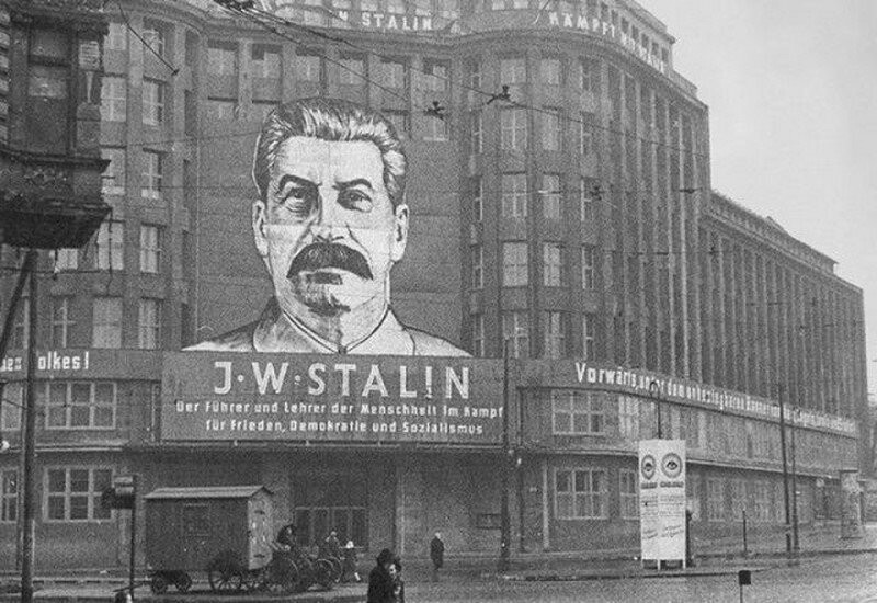 Портрет Сталина в ГДР. 1950 год