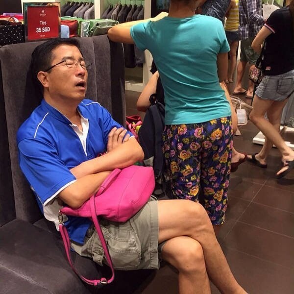 Отчаянные мужчины попавшие в ловушку женского шопинга