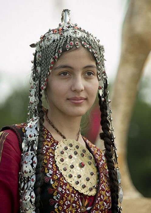 Загадка Древнего Востока: как туркменские украшения для женщин и лошадей покорили весь мир
