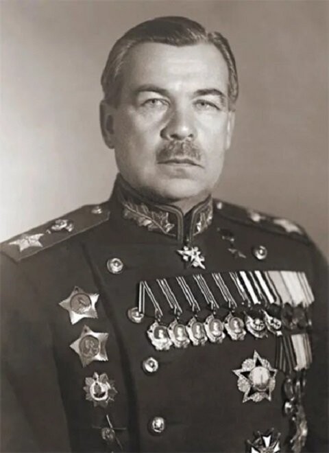 Белогвардейский офицер ставший советским маршалом