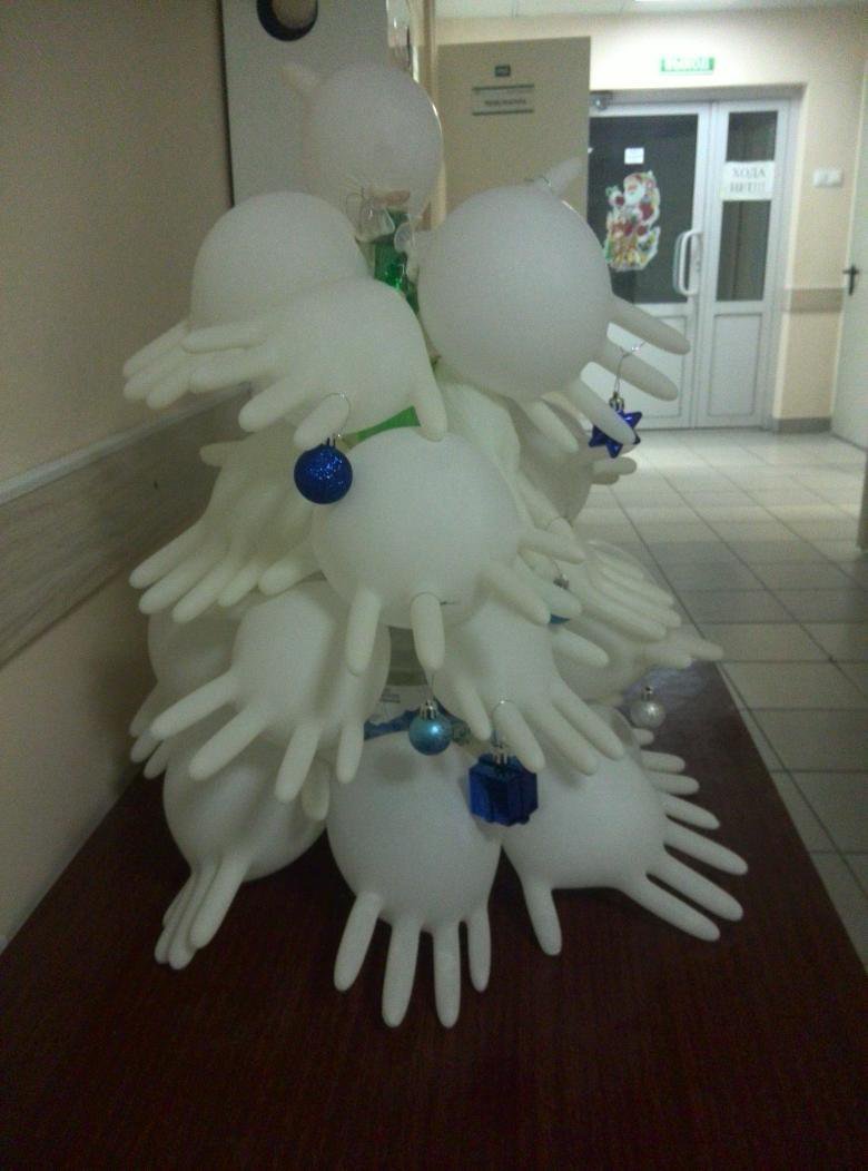 Креативная "елка" в рентген отделении Новоильинской поликлиники