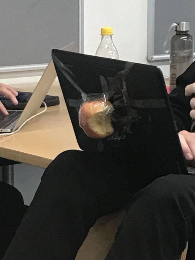 "Яблочный" ноутбук