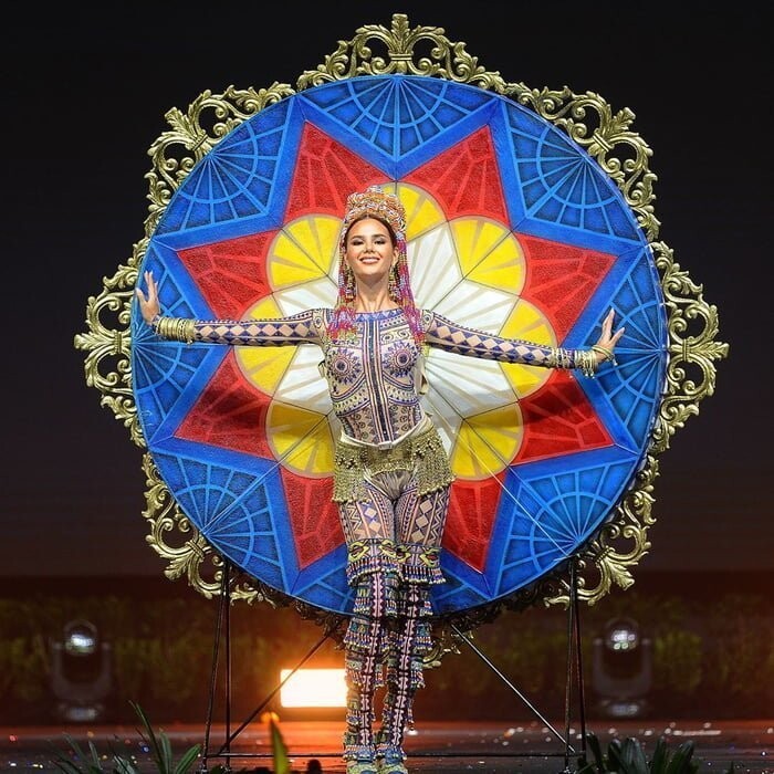 Мисс Филиппины - "Лусвиминда" (Лусон, Висайи, Минданао, три основные островные группы Филиппин)