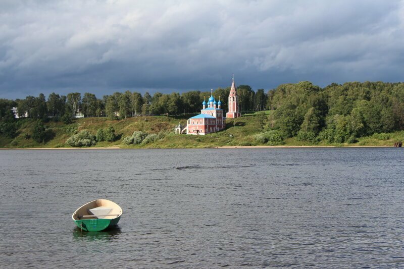 Тутаев - один из городов Золотого Кольца, всего в 35 км от Ярославля