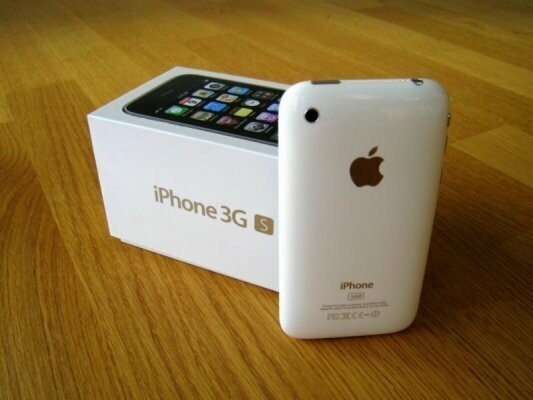 iPhone 3Gs (2009)