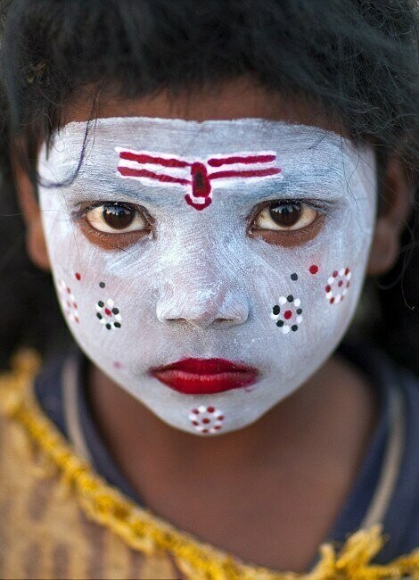 Лики земли: потрясающие макияжи племен по всему миру