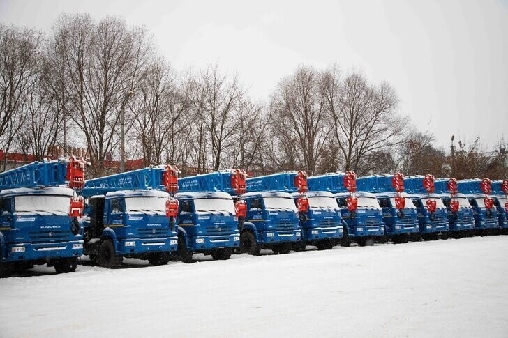 «Клинцовский автокрановый завод» поставил 52 крана на газомоторном топливе ПАО «Газпром»