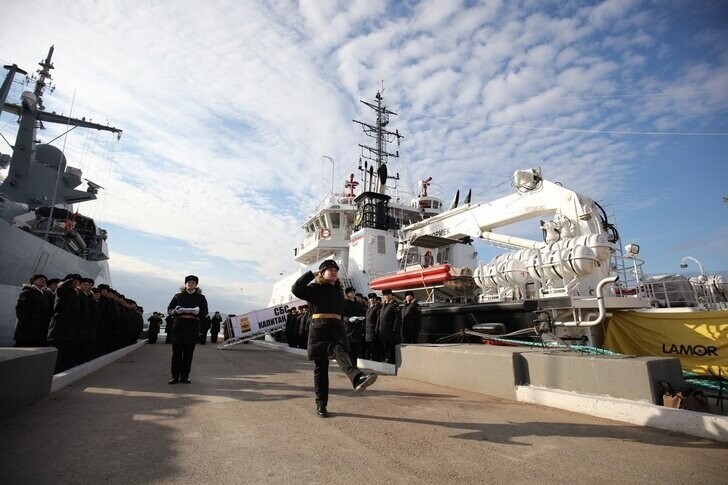 Спасательное судно «Капитан Гурьев» передано ВМФ