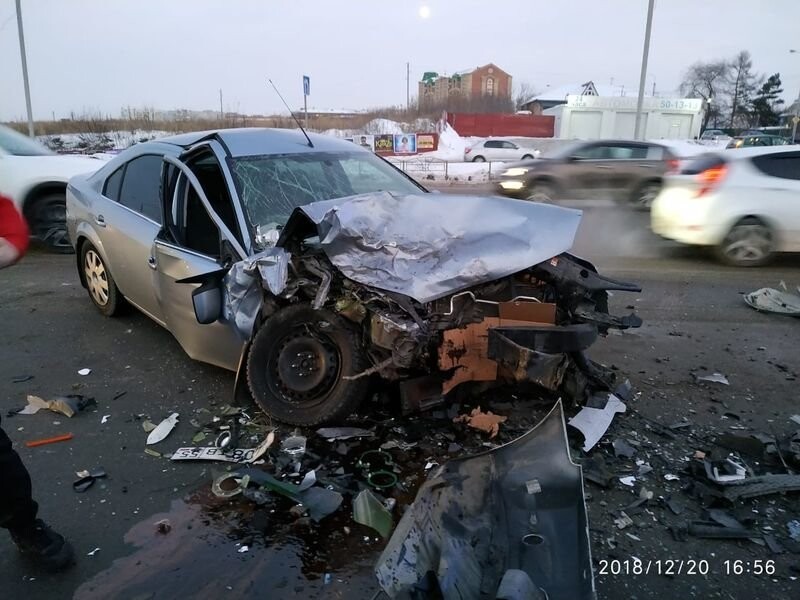 Авария дня. В Омске столкнулись четыре машины