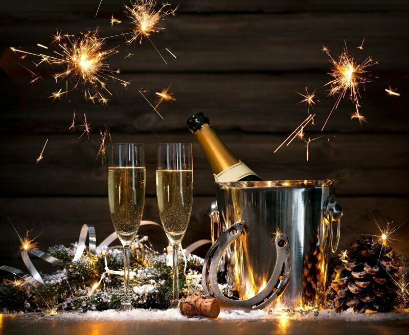 Ну и на последок самое важное - шампанское! Чтоб не развезло и дало в голову: как пить шампанское в Новый год?