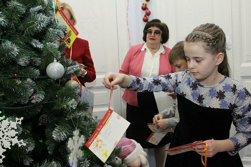 В Петербурге прошла благотворительная акция «Елка желаний»