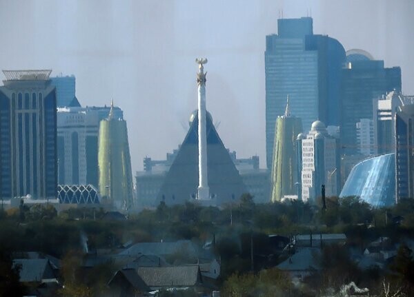 Астана-2017. Тени на Дороге Света