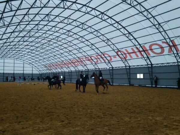 В Краснодарском крае открыли спортивный комплекс и крытый конный манеж