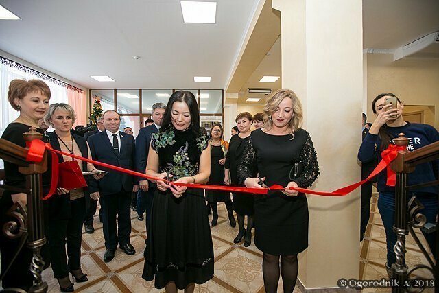 Отреставрированный дворец бракосочетания в Улан-Удэ открыл двери для первой пары молодоженов