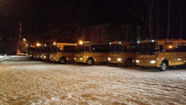 Новые школьные автобусы отправились в районы Амурской и Ульяновской областей