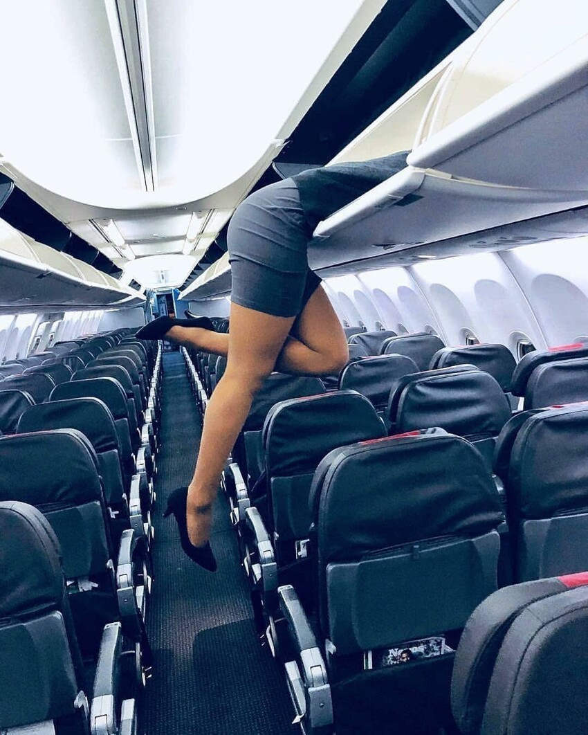 Тайный обряд: что делают стюардессы перед взлетом
