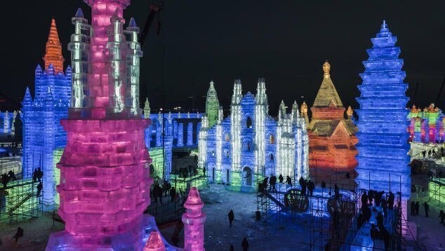 В Китае стартовал крупнейший фестиваль снежных и ледяных скульптур