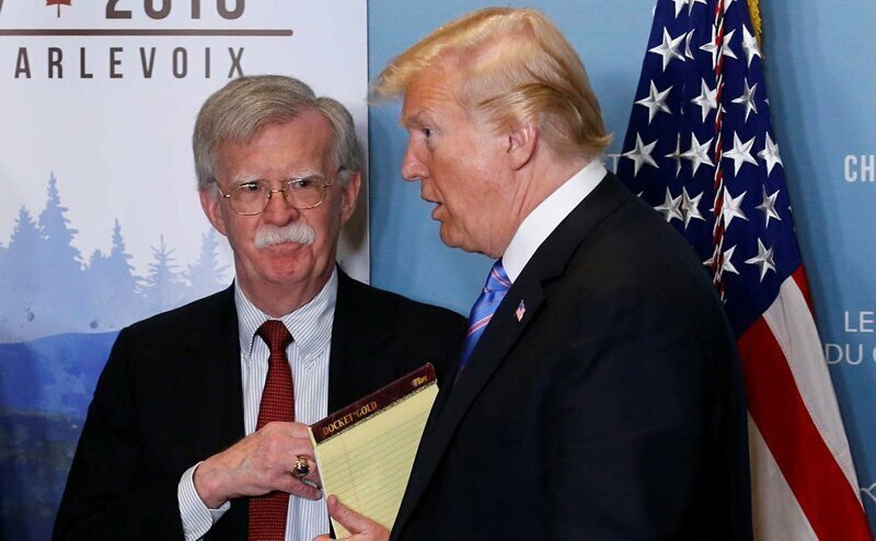 Трамп называет Джона Болтона «Майком»: склероз или принцип?