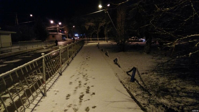 Нас в Севастополе прям аж засыпало снегом на днях