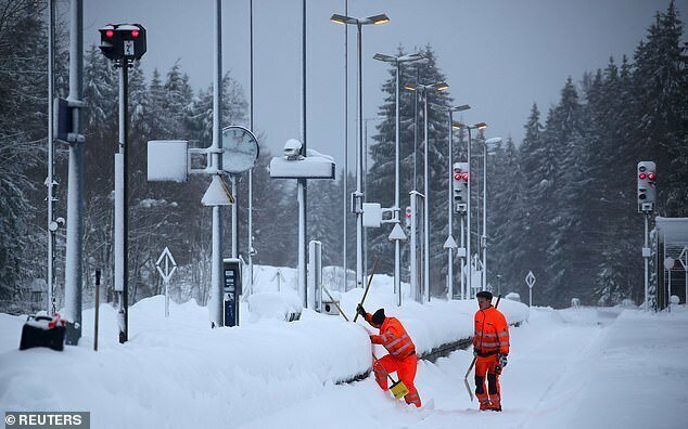 Европу завалили снегопады: в Австрии прогнозируют больше трех метров снега