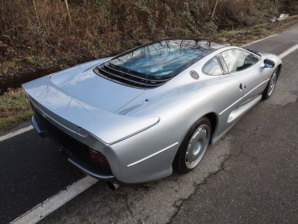 Ягуар xj220 фото