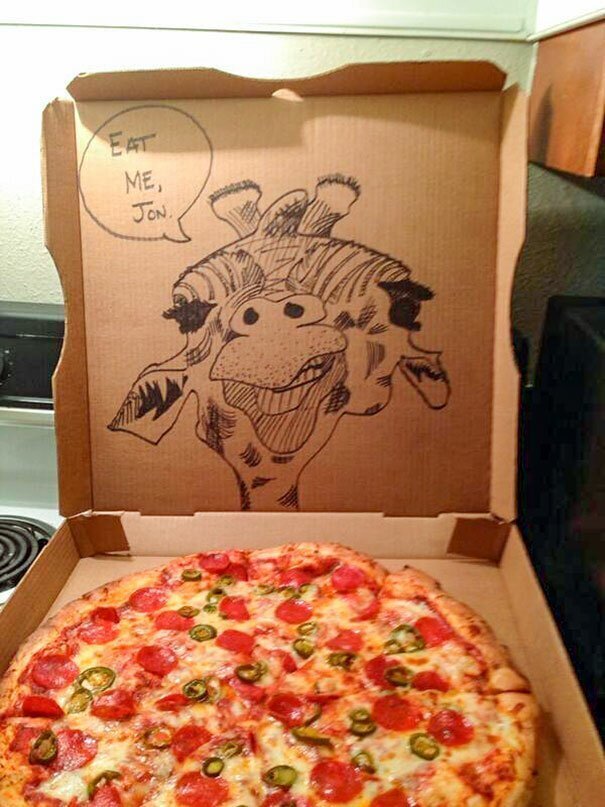 2. "Заказал пиццу и попросил нарисовать жирафа. Справились"