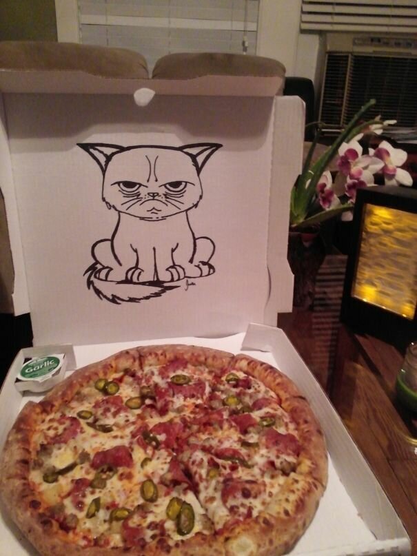 1. "В течение нескольких месяцев я просил нарисовать котенка на коробке пиццы. Сегодня это наконец-то сделали. Я определенно впечатлен"