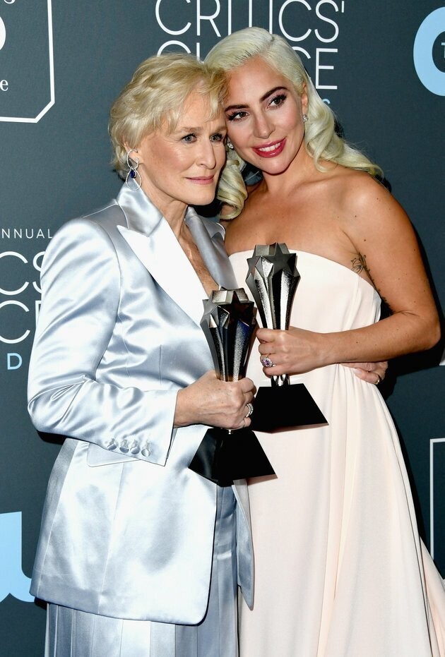 Леди Гага и актриса Гленн Клоуз на премии Critics’ Choice Awards