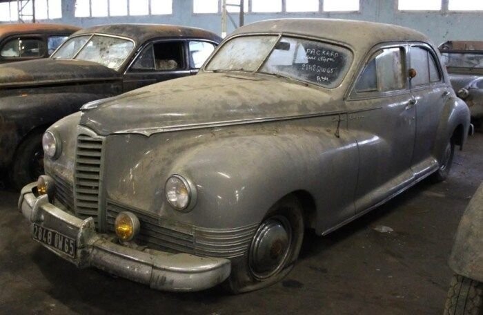 Во Франции нашли коллекцию из 80 заброшенных ретро-автомобилей