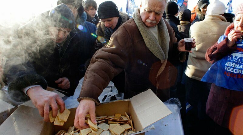 Россияне стыдятся бедности и развала СССР, но вместе с тем гордятся присоединением Крыма