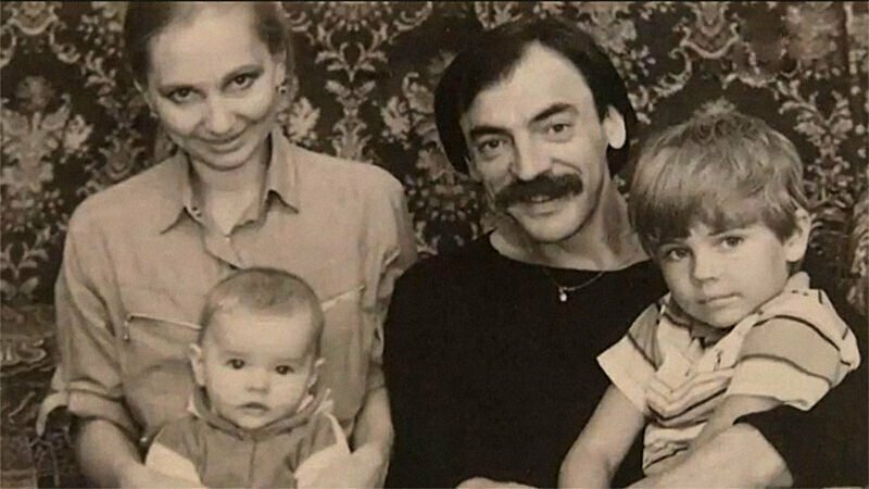 Михаил Боярский и Лариса Луппиан с детьми