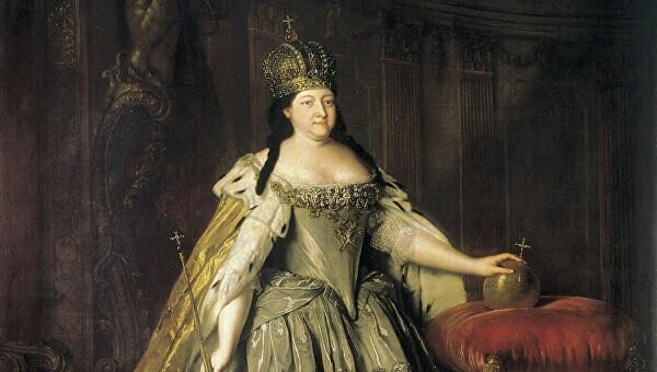 Королева Елизавета vs. императрица Елизавета. Два жизненных портрета